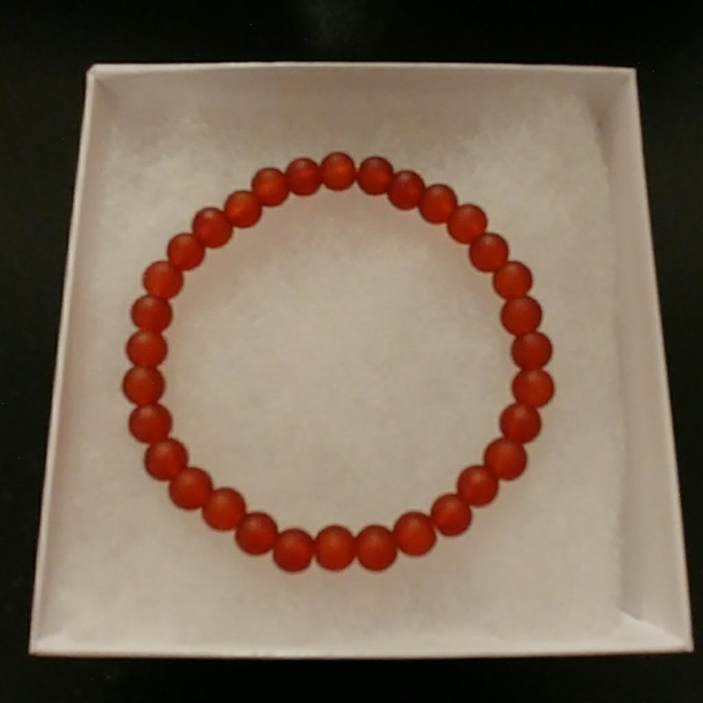🔥CLEARANCE! Strawberry Matte Crystal Bracelet - Picture 3 of 8